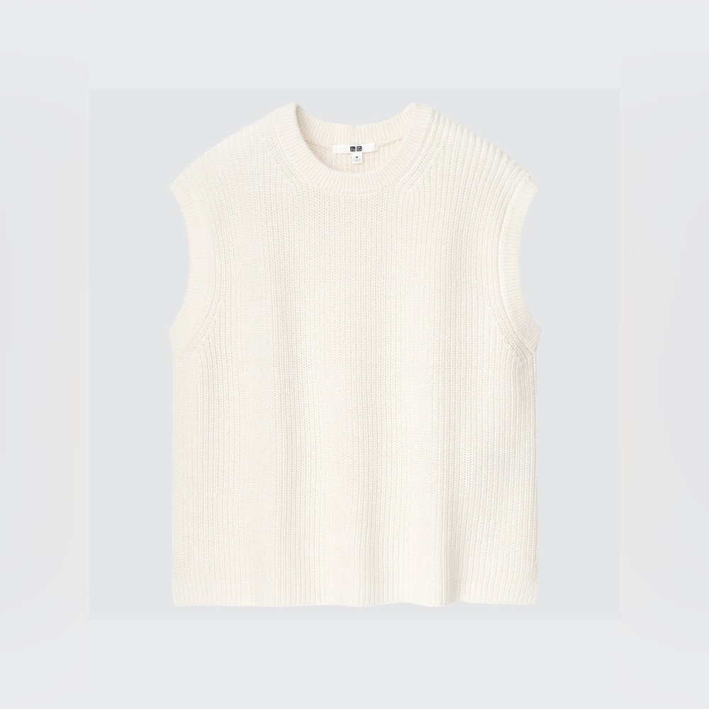 NWT Uniqlo Women Side Slit Vest in 01 Off White